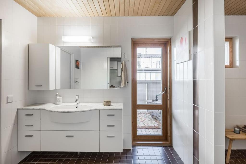 Spacious Home With Four Terrace, Sauna, Sea View Helsinki Exterior photo